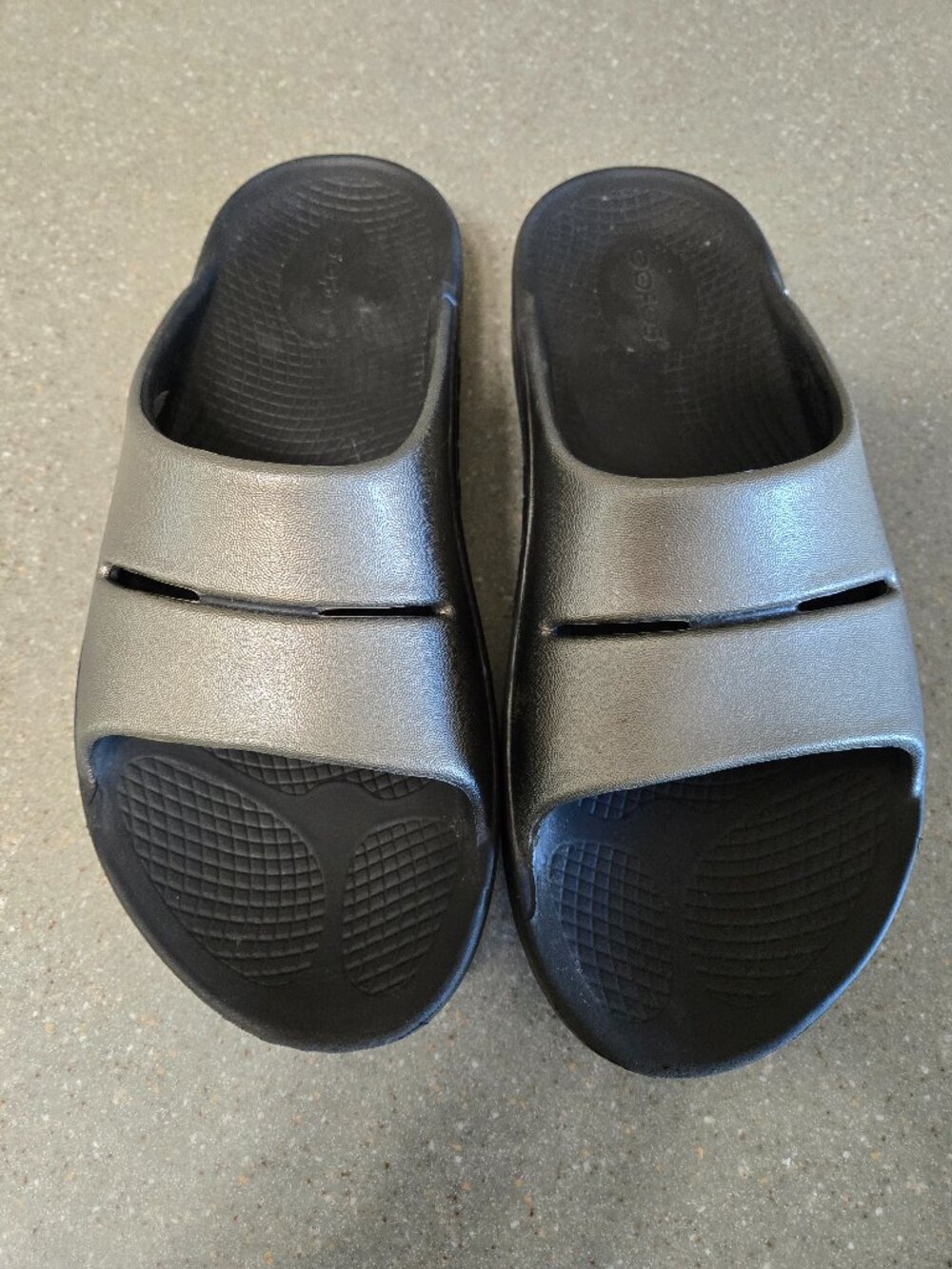 Oofos Slides